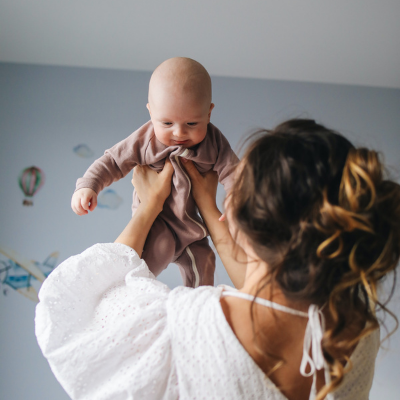 Cómo Salir con un Bebe Recién Nacido del Hospital